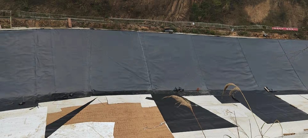 垃圾填埋場(chǎng)新型環(huán)保材料-土工膜